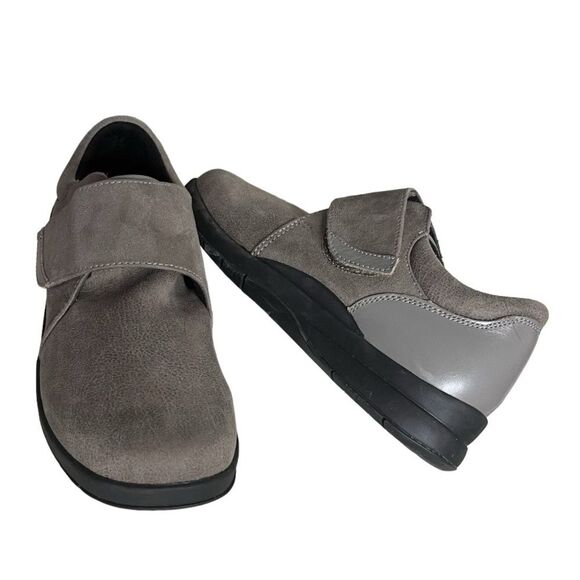 DREW Grey Stretch Leather Shoes Moonwalk Slip On Suede Adjustable Strap Size 6 - Picture 10 of 10